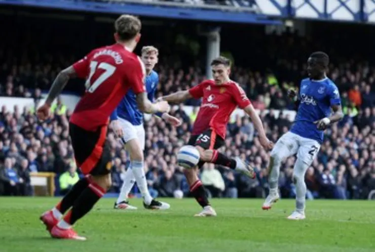 烏加迪抽射破網助曼聯追和2:2