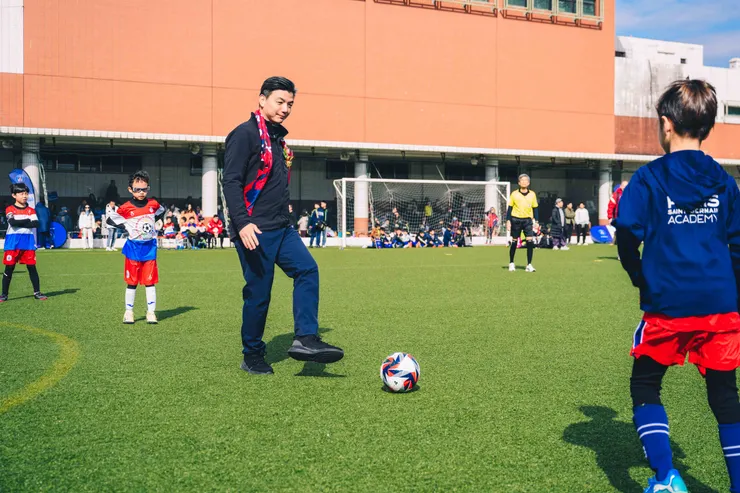 澳門體育局局長張子軒進行開球儀式