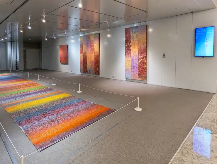 積吶虹光，〈秋冬之季-秋日的沉思和冬日的平和〉2019年，壓克力顏料、紙。