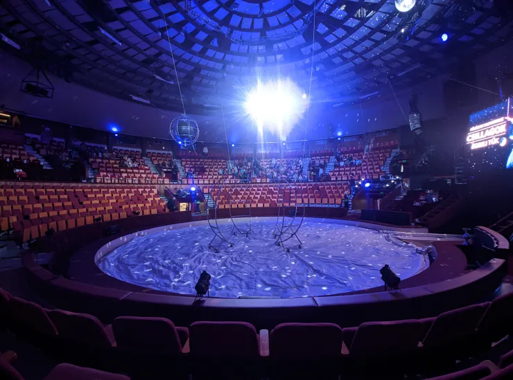 可以提早半小時先入場