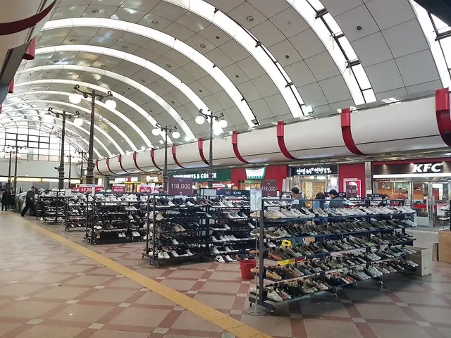 永登浦車站大廳裡的傳統賣場