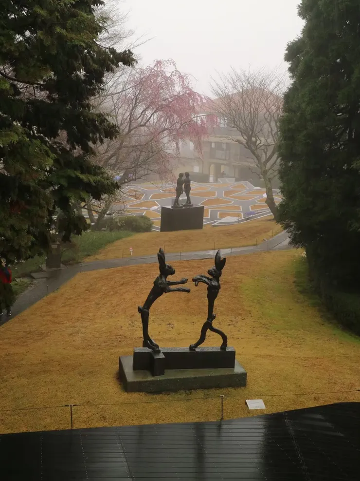 〈The Boxing Ones〉