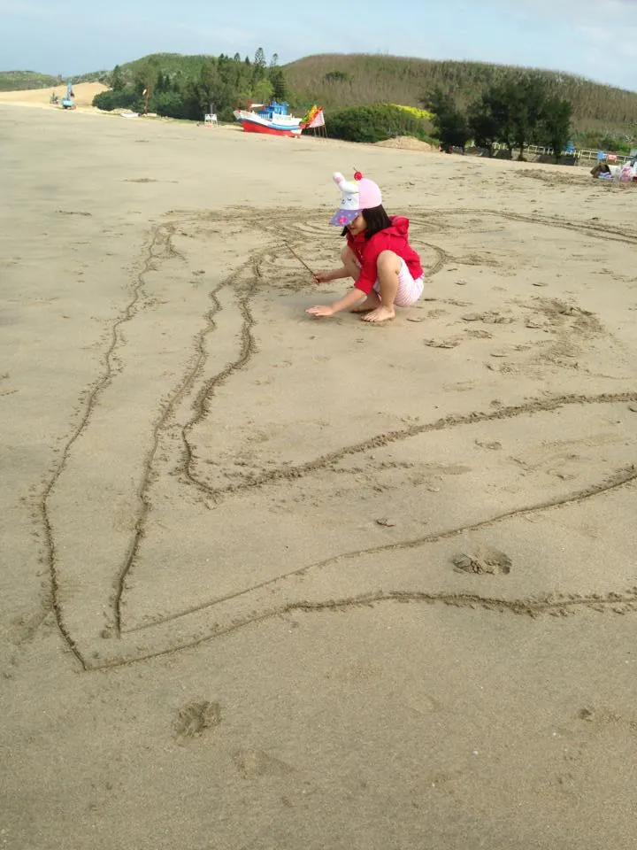 這個小女孩憑藉自己的努力，爭取第一次的旅澎