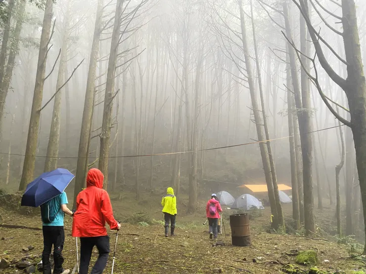 回到南鞍營地開始下午後對流雨