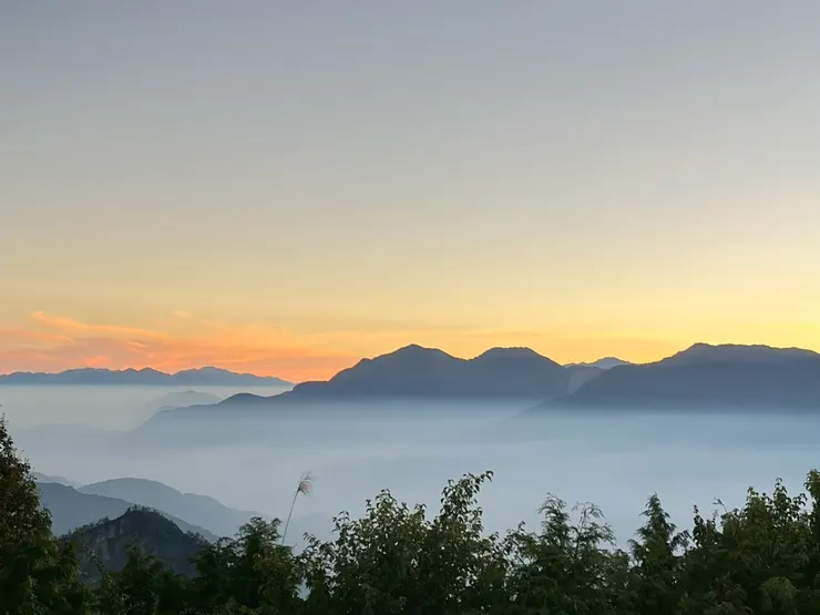 阿里山雲海,等待日出