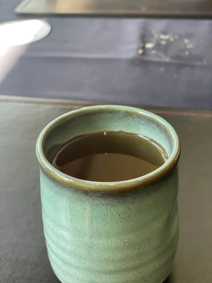 飲料可以選擇茶或是黑咖啡。