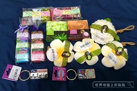 各式香皂戰利品（底下兩個鑰匙圈可忽略XD）