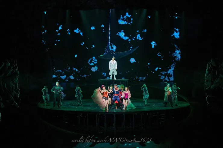 笑看復仇順利進行的伯爵也好帥⋯⋯