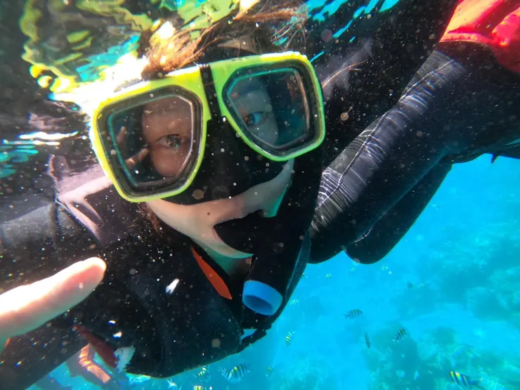 綠島浮潛中～～～