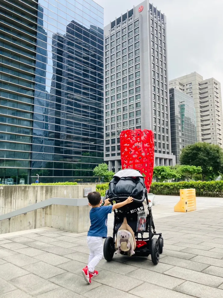 ▲這也是惠中樓(靠近大遠百那一側)的入口。逛完臺中願景館步行約5分鐘到大遠百覓食很方便。