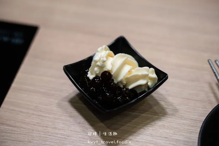 [台南親子友善餐廳]敝姓鍋台南海安店，龍蝦海陸套餐、過年限定內用年菜超澎湃，台南過年聚餐推薦，附最新菜單