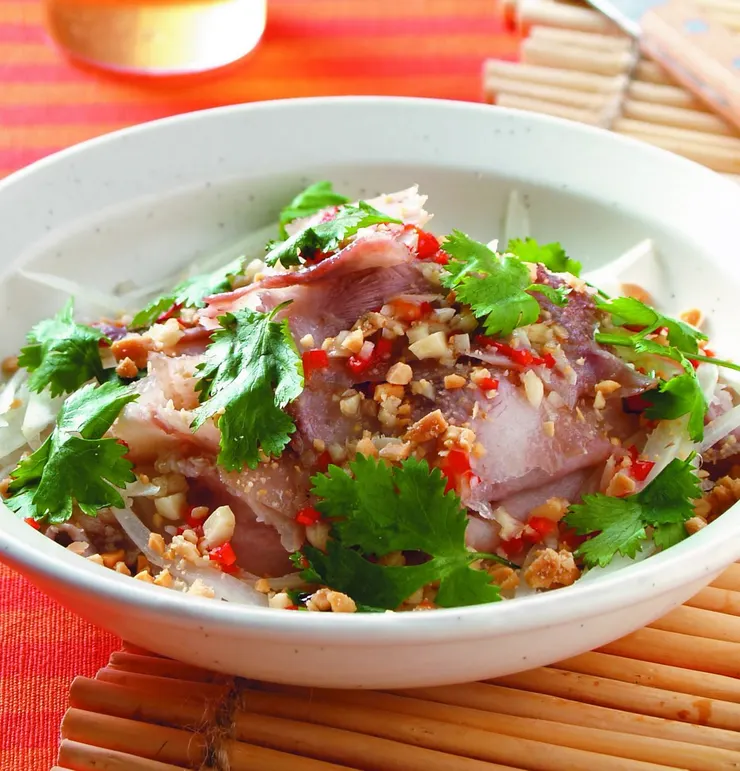 應該很多人都有吃過吧?泰式餐廳或滇緬餐廳的常見菜色ー雲南大薄片