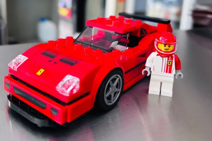 分享第一次組裝樂高的賽車