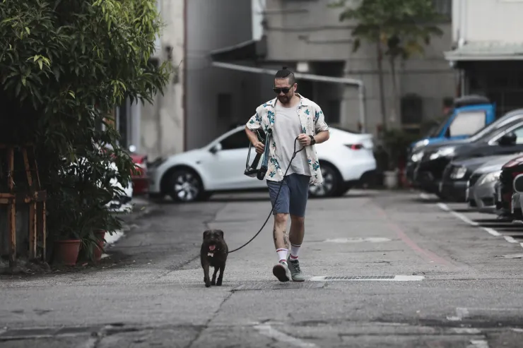 本文是篇開箱文來的。我沒有要賣衣服，更沒有要賣狗！！XDD