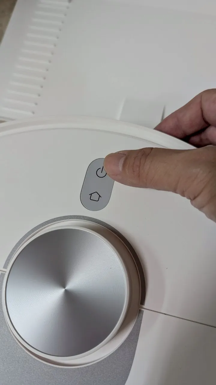 接著就是啟動主機, 按下電源鍵即可