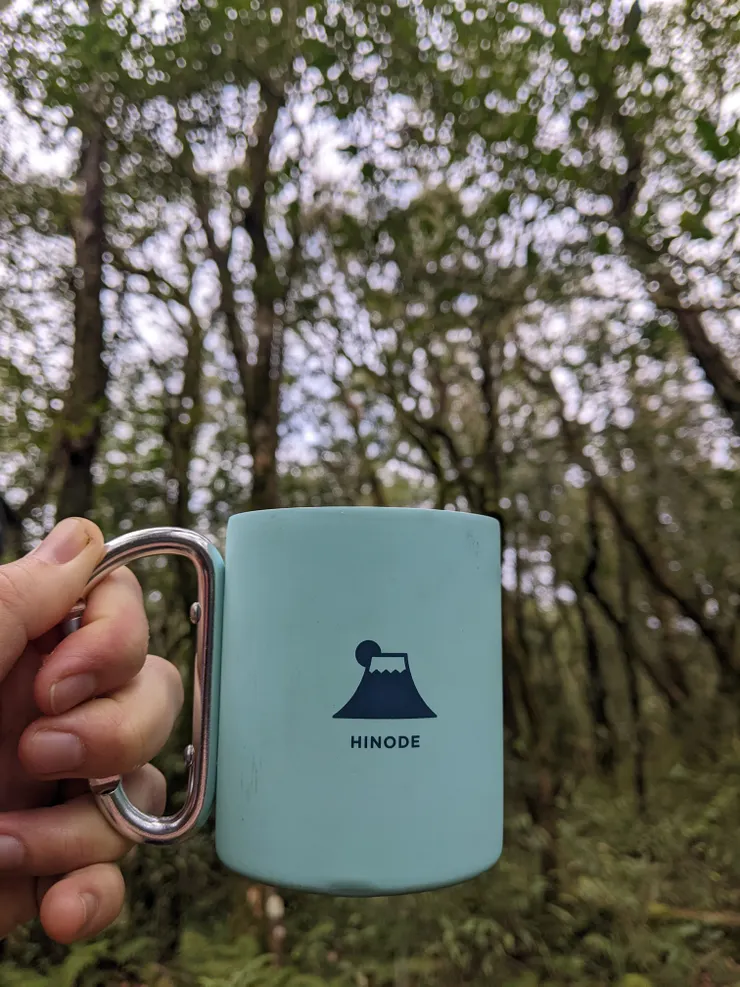 領隊還煮了熱水和咖啡，幸福！