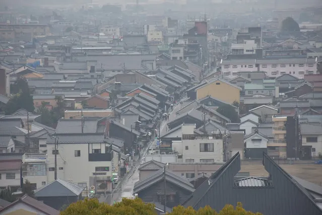 陰陰的天氣讓城下町熱鬧不起來