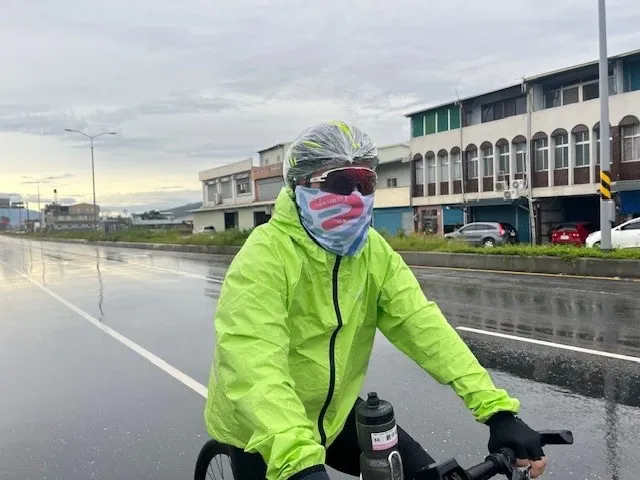 還是下雨