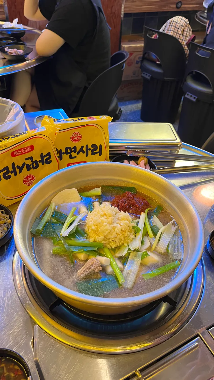 中份的大多力元祖辣雞鍋 1200元