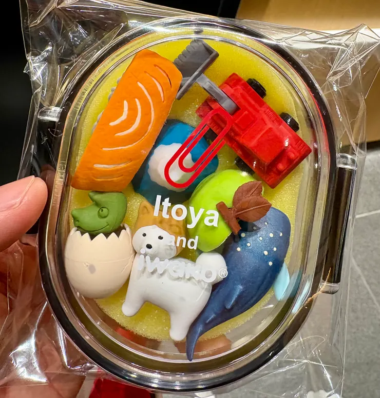 回到一樓，還是把錢錢變成有趣的橡皮擦了。