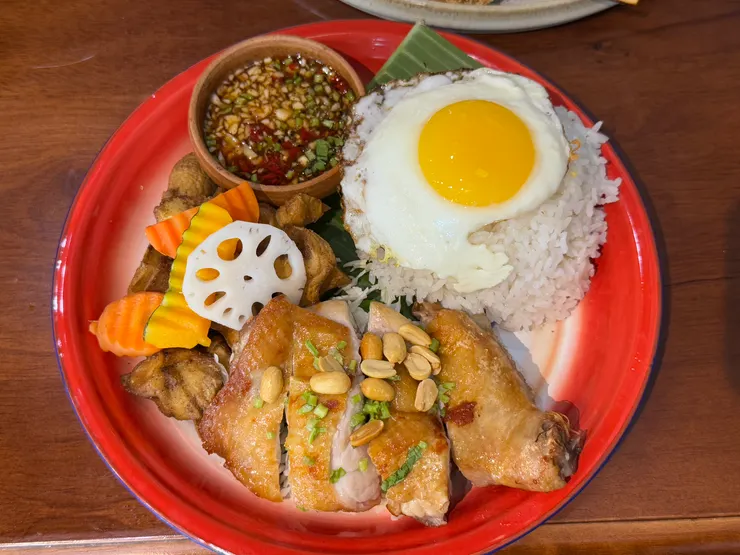 用煎的椒麻雞飯   195元