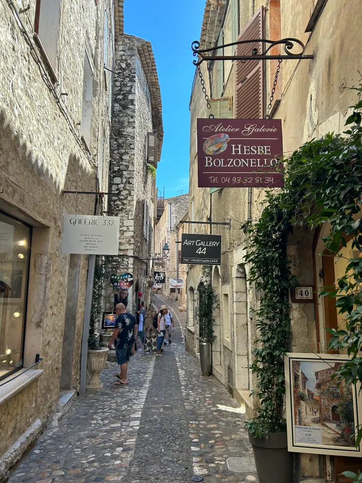 聖保羅德旺斯 (Saint-Paul de Vence) 古城內藝廊林立 | photo by the author