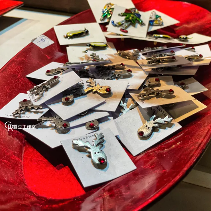 市集中手作飾品也很多