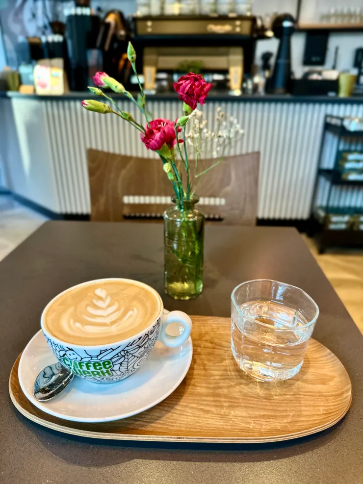 現代化的咖啡館，氛圍更加自在