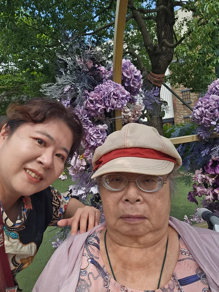 請原諒我手短又沒有腳架的拍照