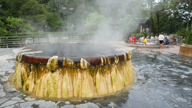 【拉廊府】Raksa Warin Hot Spring 溫泉，圖片取自 TrueID Travel