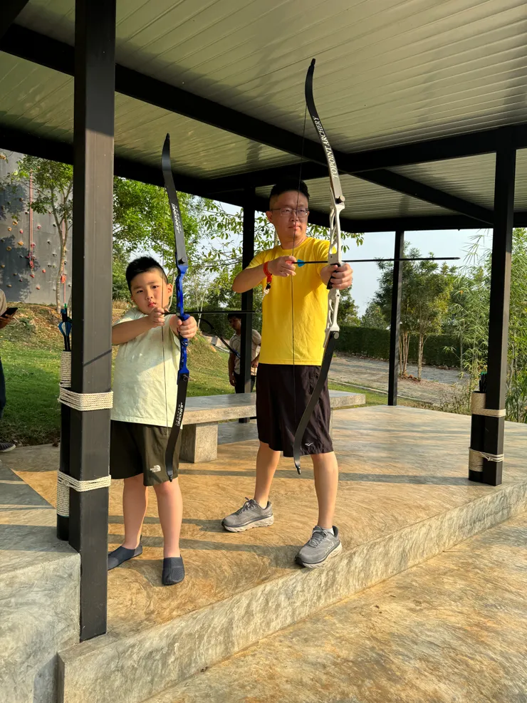 一模一樣的兩位男子😆