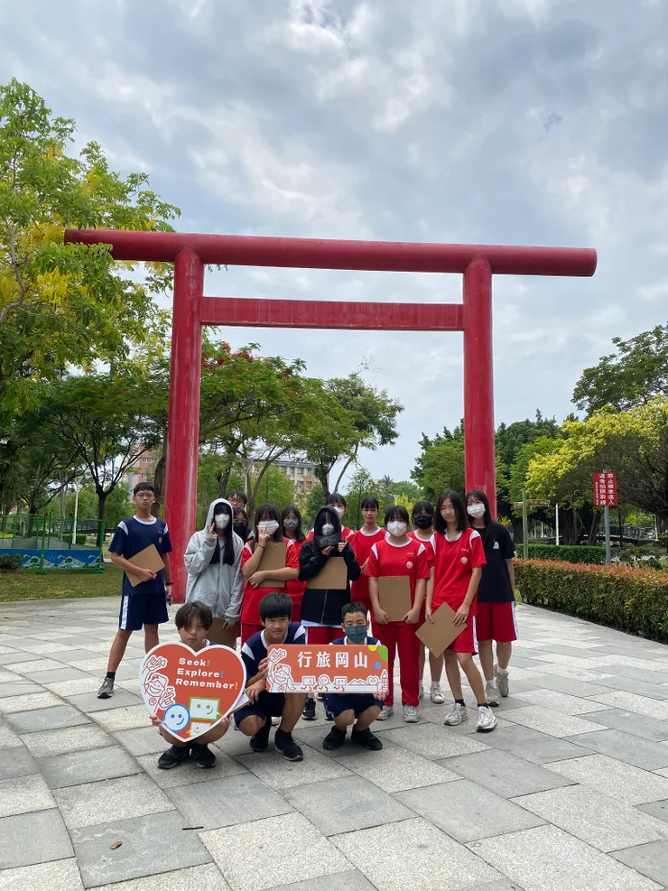 紀錄手執板裡的「行旅岡山」與「SER核心」，開啟接下來的廟宇建築學習之旅。