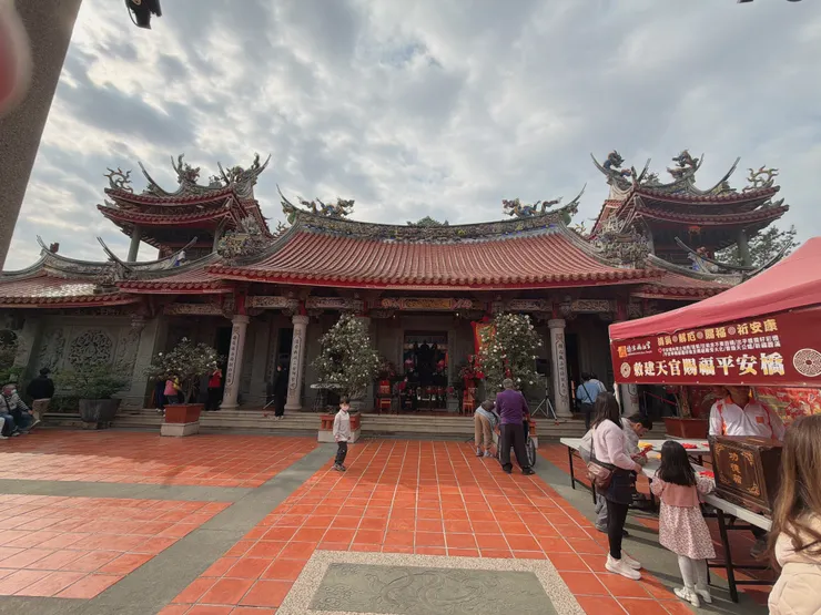 現代宮殿式與閩南建築結合