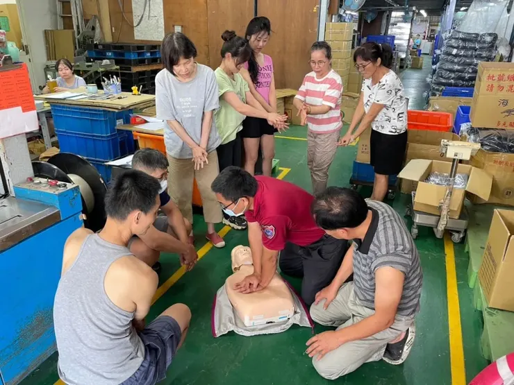 龔永信呼籲，民眾每個星期一晚上，可以到離家裡最近的消防分隊報名學習CPR。示意圖：資料照