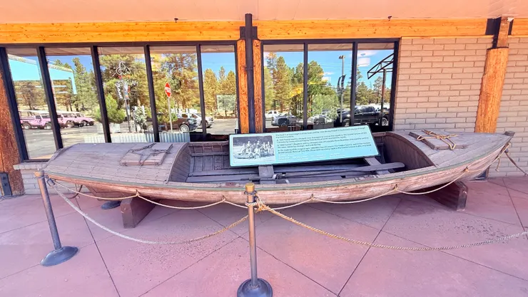 鮑威爾和其團隊穿越大峽谷船隻複製品