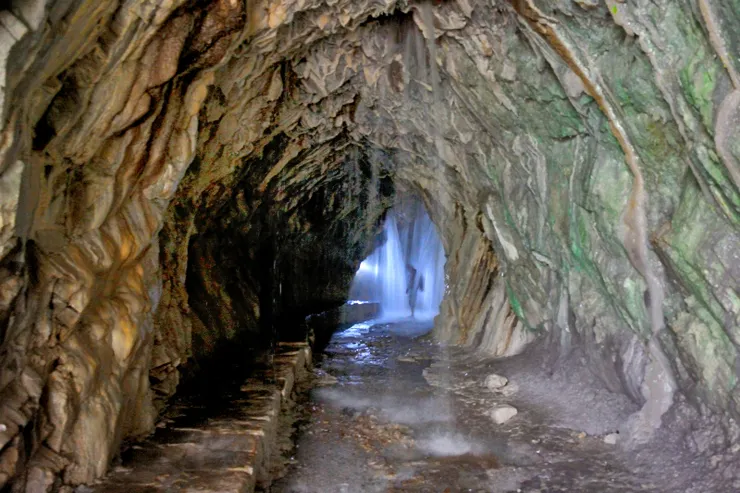 【走到盡頭等候來者借光攝影】