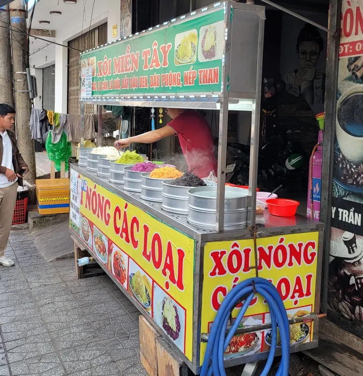 大叻 Đà Lạt 街頭的五色糯米飯