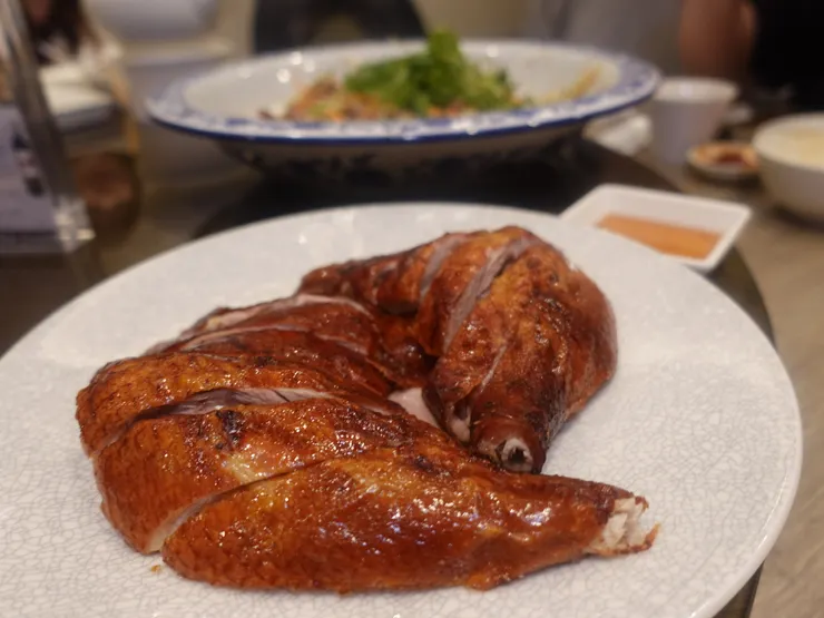 燒鵝四吃第二吃:脆皮燒鵝腿
