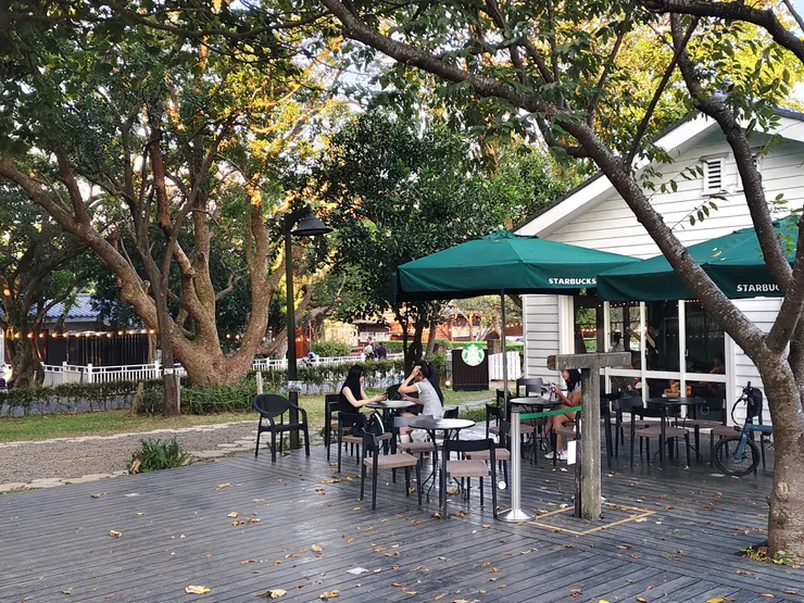 草山店有戶外座椅