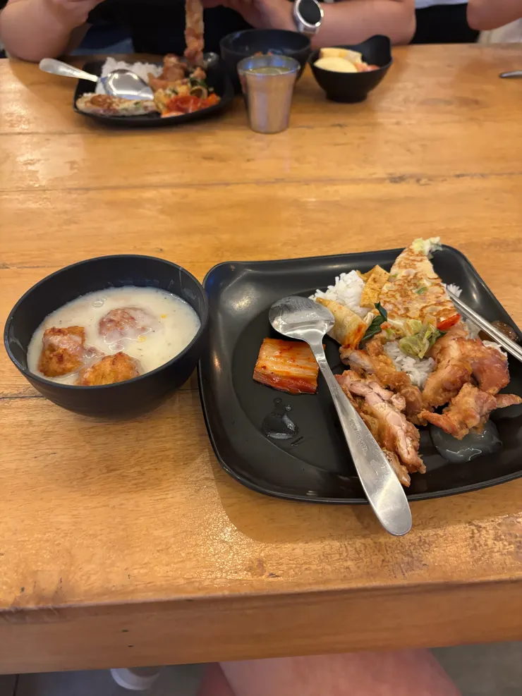 ibreeze午餐大概吃這樣，菜色會換但吃久會膩