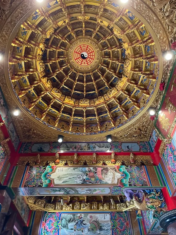 壯觀的天穹與彩繪藝術(圖片截圖於網路)