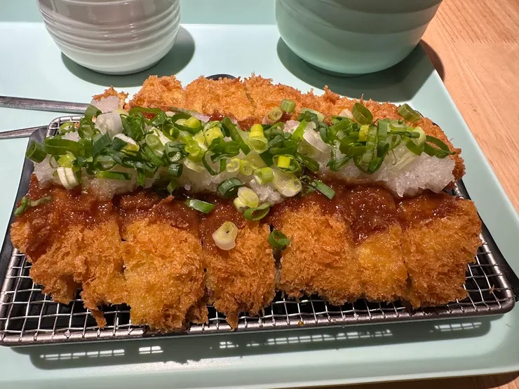 送大家一份豬排(攝於三筋-高雄1號店)