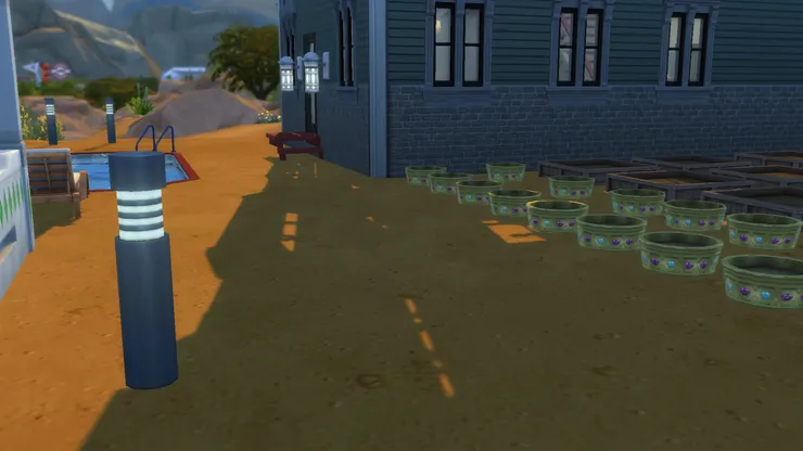 即使安裝了滅蚊燈也無濟於事。這東西只吸引草蚊，又容易壞。何況這盞只是普通的照明燈。