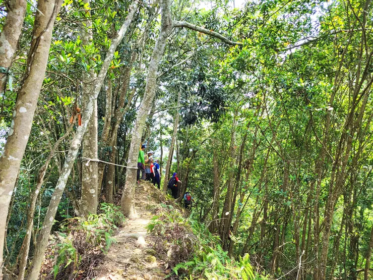 ▲經過一處窄稜