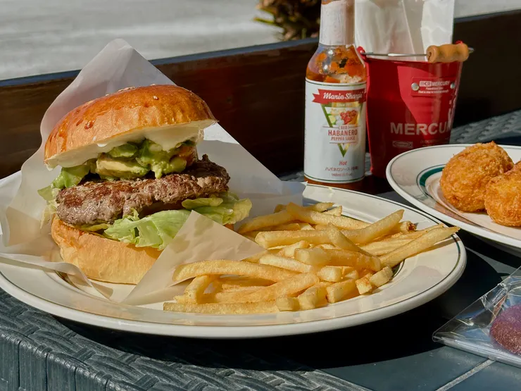 ② atabii's 的酪梨漢堡