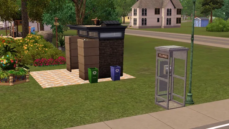 接近路旁的設施也很方便路人：可以上廁所、可以打電話、可以丟垃圾。