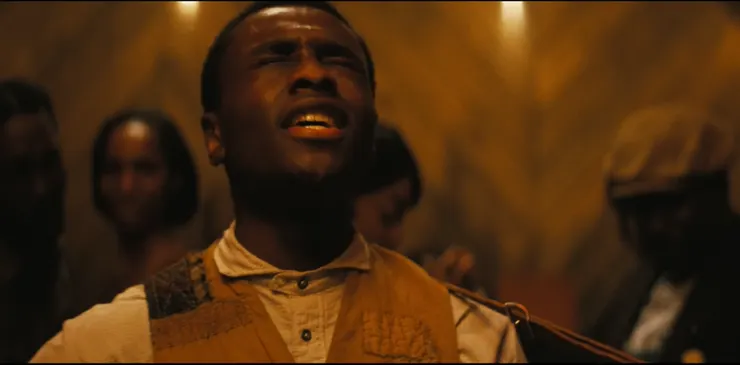 嘶吼的歌聲，像是對世界的抗議，也像是對靈魂的祈禱。