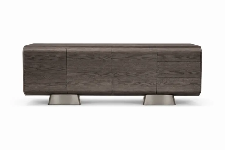 ▲NATUZZI Caleo系列餐邊櫃結合金屬元素與特殊工藝，呈現材質交融魅力。