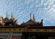屋脊上交趾陶及剪黏工藝精湛(圖片截圖於網路)