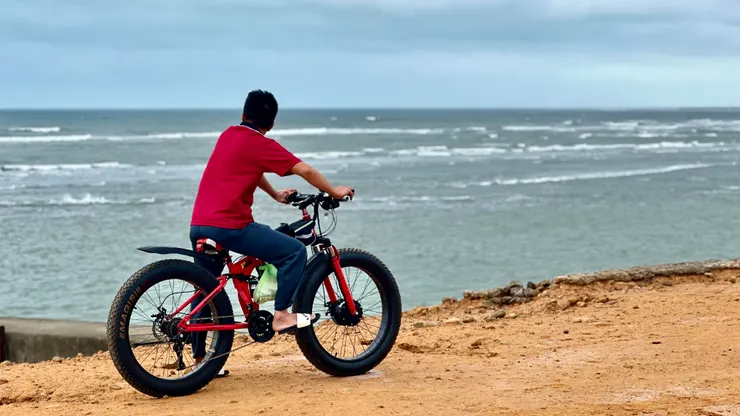 另一個路人，我偷偷拍下這莫名有電影感的瞬間